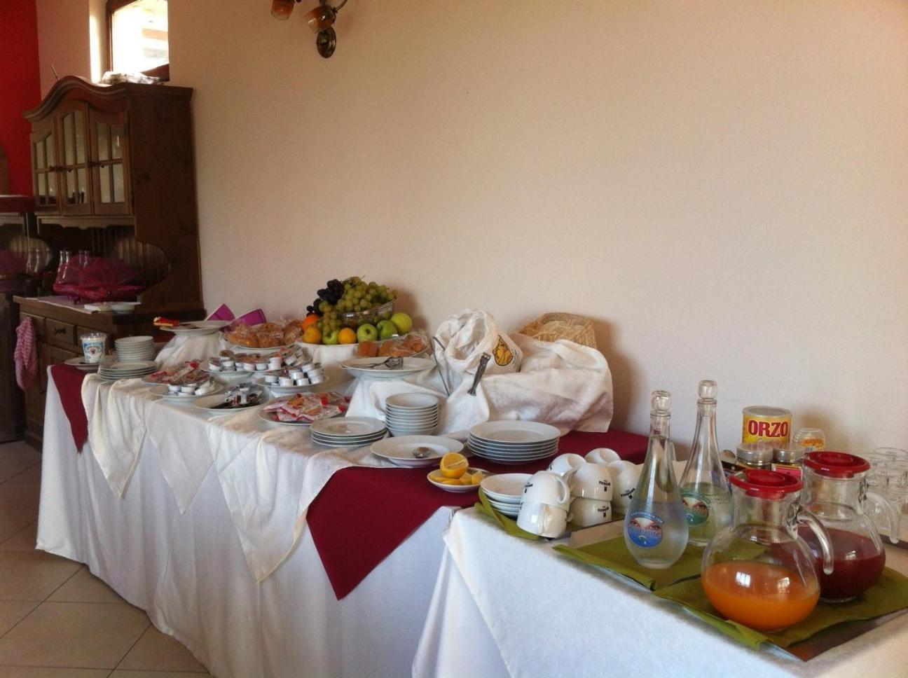 Albergo Smeraldo Castelnuovo Magra Bagian luar foto