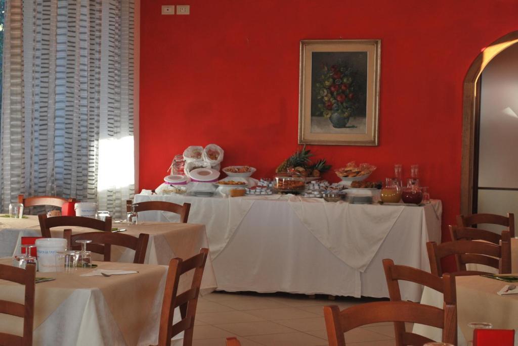 Albergo Smeraldo Castelnuovo Magra Bagian luar foto