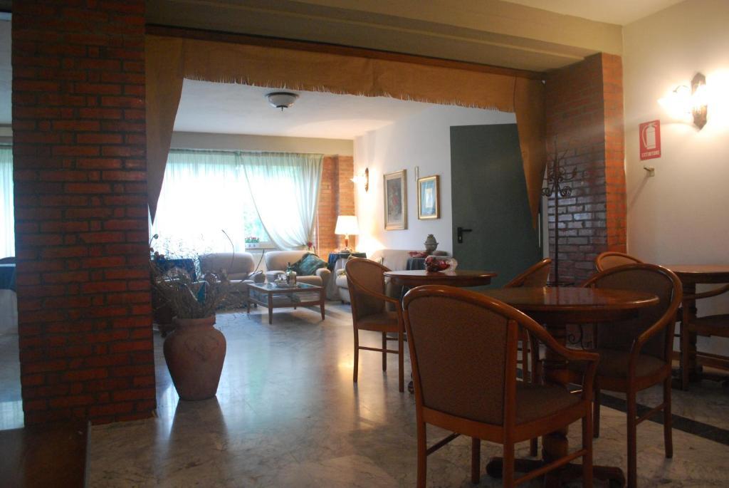 Albergo Smeraldo Castelnuovo Magra Bagian luar foto