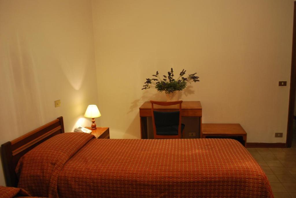 Albergo Smeraldo Castelnuovo Magra Bagian luar foto